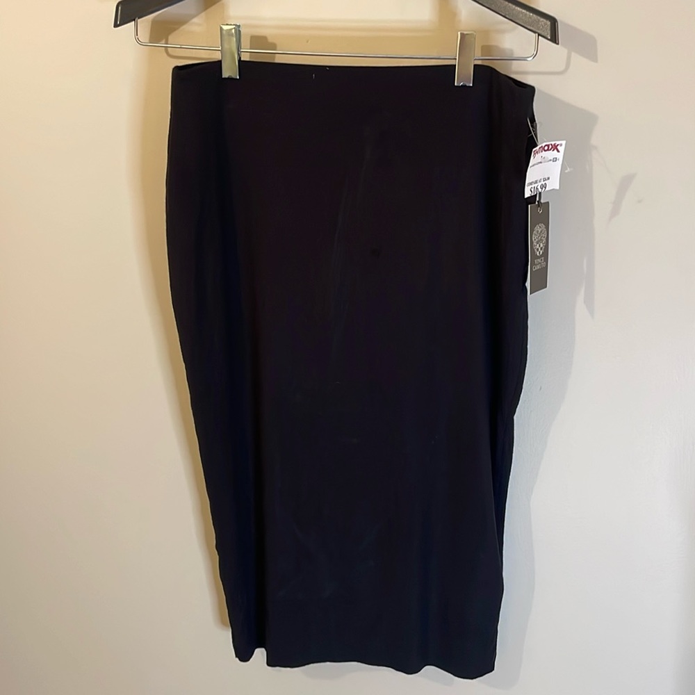 New never worn Vince Camuto skirt, black knit, pencil tag still on